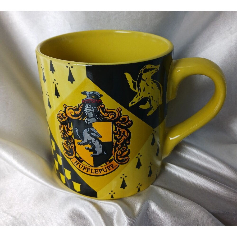 HARRY POTTER HUFFLEPUFF YELLOW CERAMIC MUG